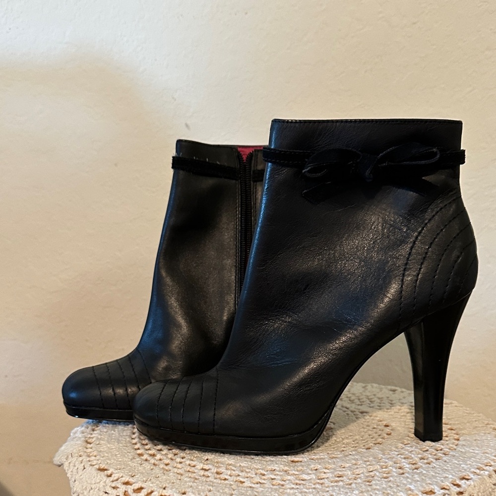Tommy Hilfiger Black Ankle Booties with Bow Detail
